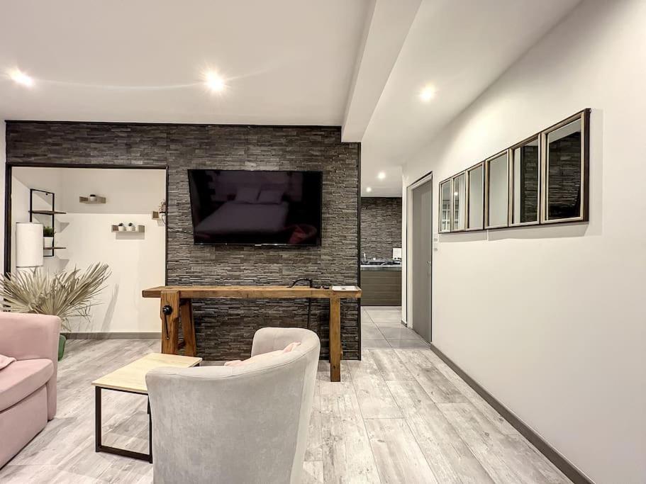Dream Loft Jacuzzi - Sauna بريست المظهر الخارجي الصورة