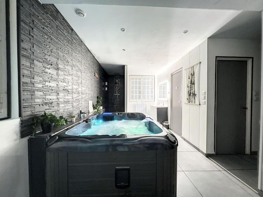 Dream Loft Jacuzzi - Sauna بريست المظهر الخارجي الصورة