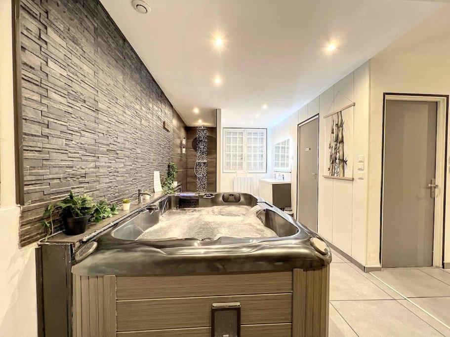 Dream Loft Jacuzzi - Sauna بريست المظهر الخارجي الصورة