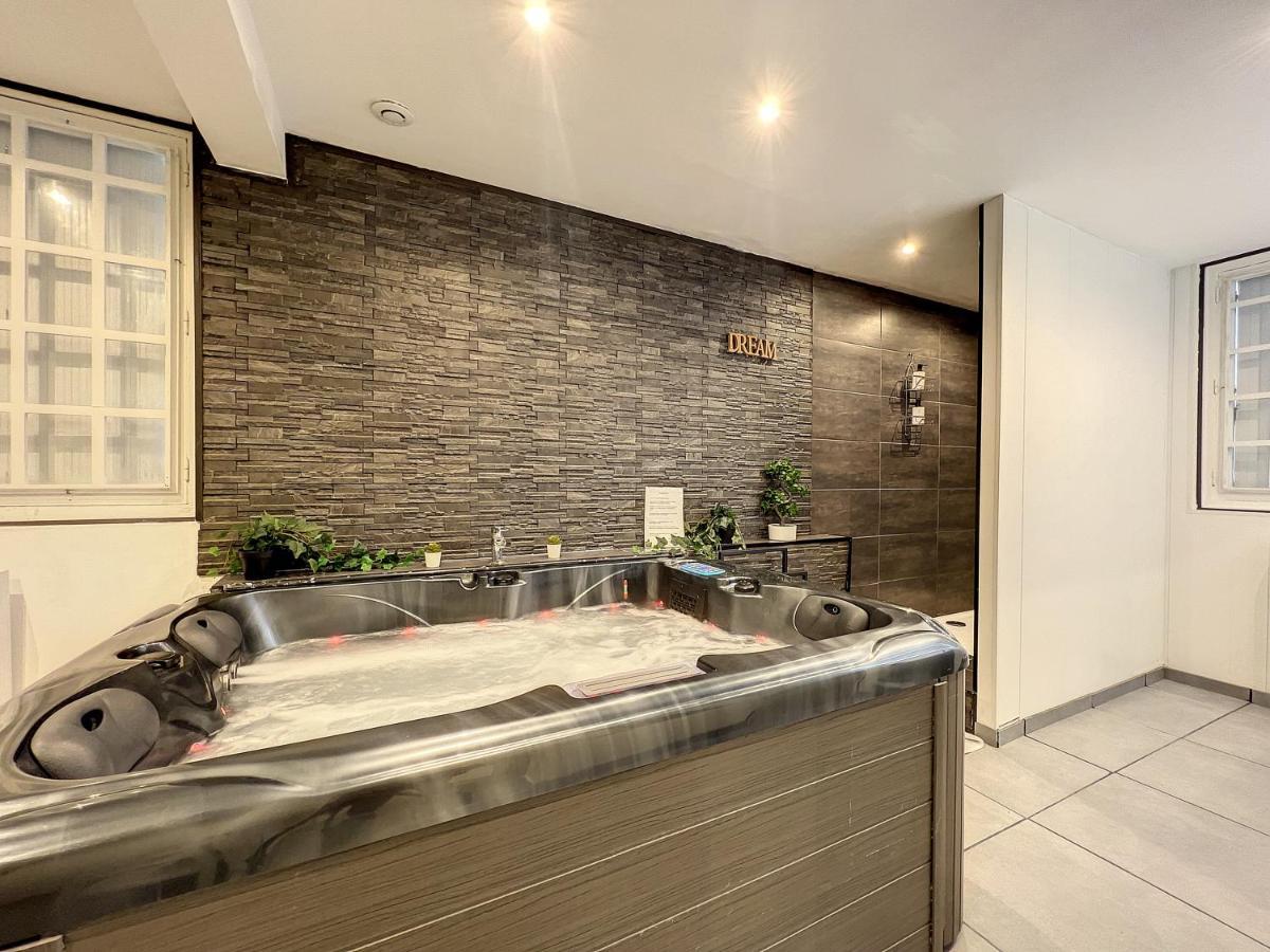 Dream Loft Jacuzzi - Sauna بريست المظهر الخارجي الصورة